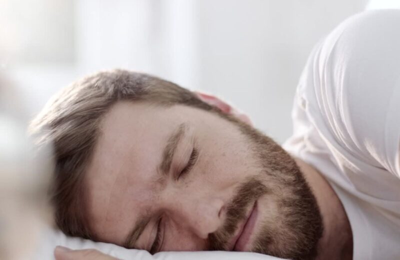 Smiruje stomak, olakšava varenje i stres, a pomaže i boljem snu i opuštanju.